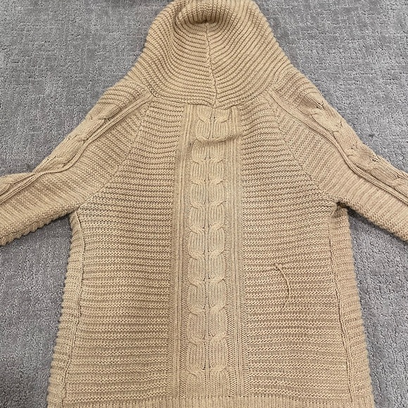 Fleece - Picture 3 of 3